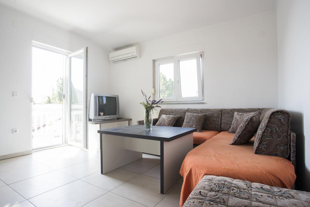 Jela Apartments 宁 外观 照片